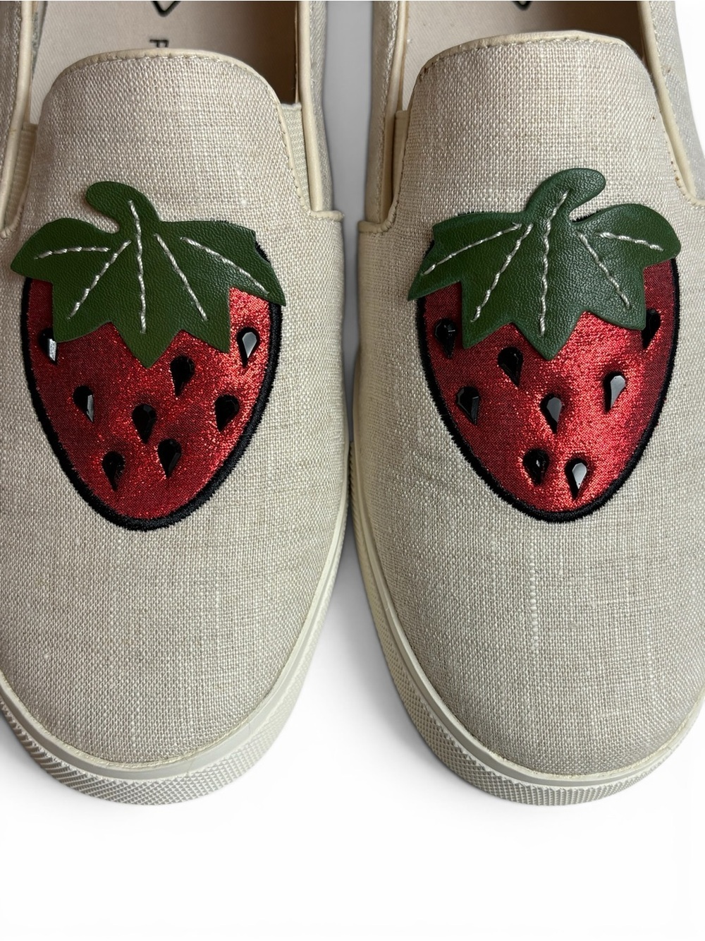 Katy Perry The Kerry Strawberry Canvas Slip On Sneakers Cream 8M / 38 - Picture 3 of 9